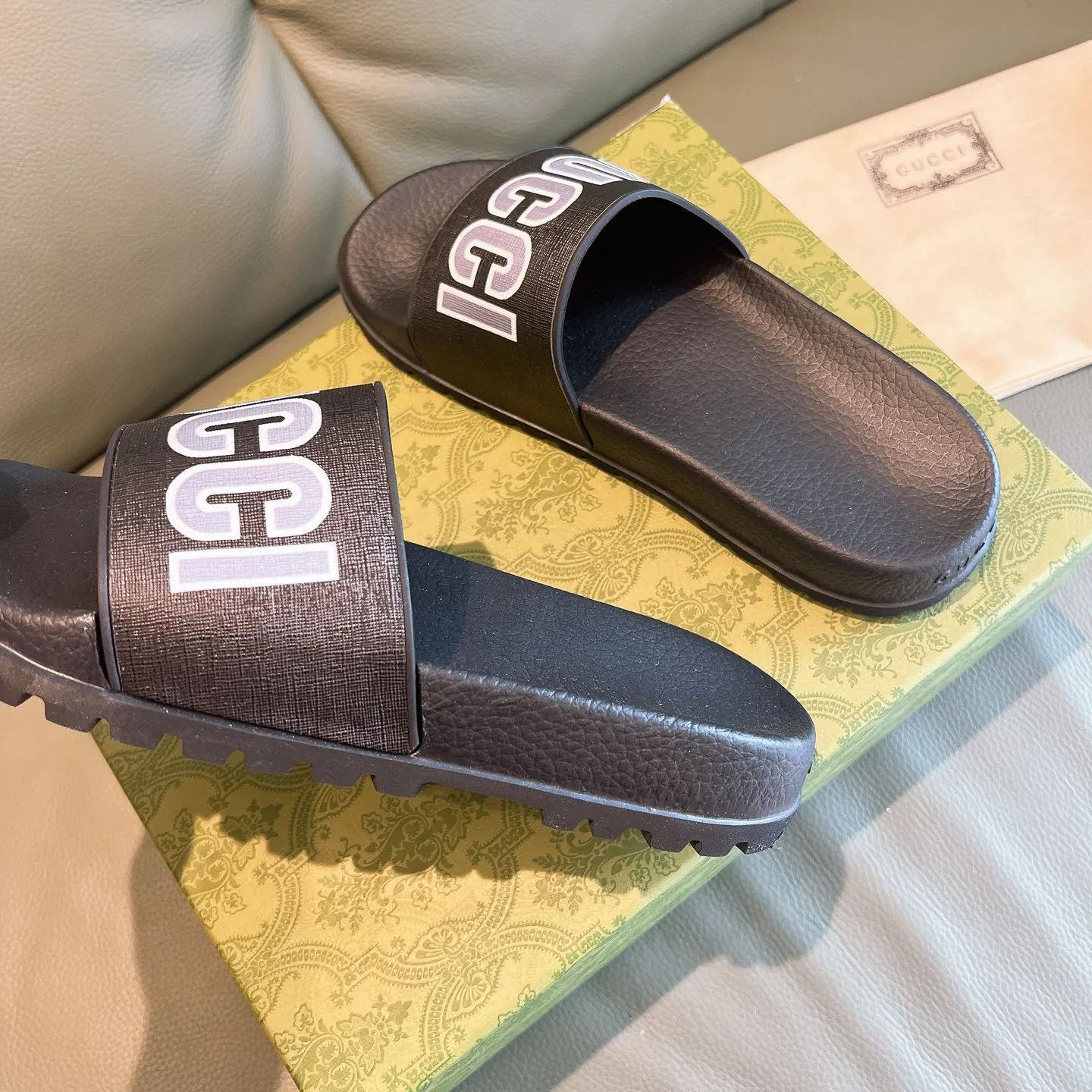 Men's Men's Shoes 130🐮🐮Gucci Gucci Slippers Gucci 2024 latest beach sandals slippers Original molding double G LOGO Original molding consistent Outsole: Men's Men's Shoes u double-layer outsole Size: 35-46